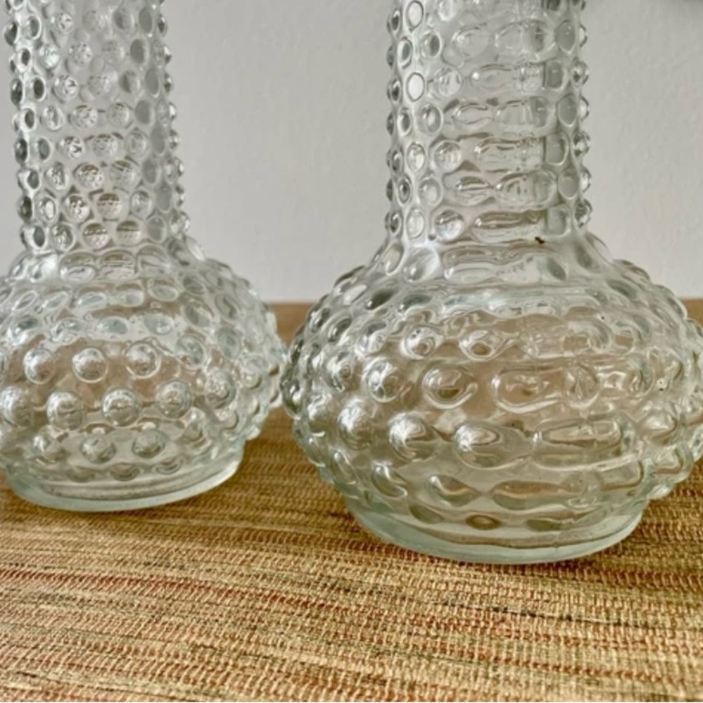 Vintage set of (2) Heirloom Hobnail Bud Vase Clear - Picture 4 of 9